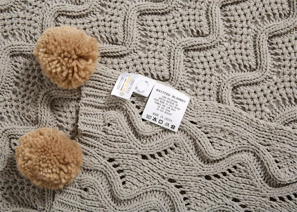 Pompons Chenille Knitted Blanket